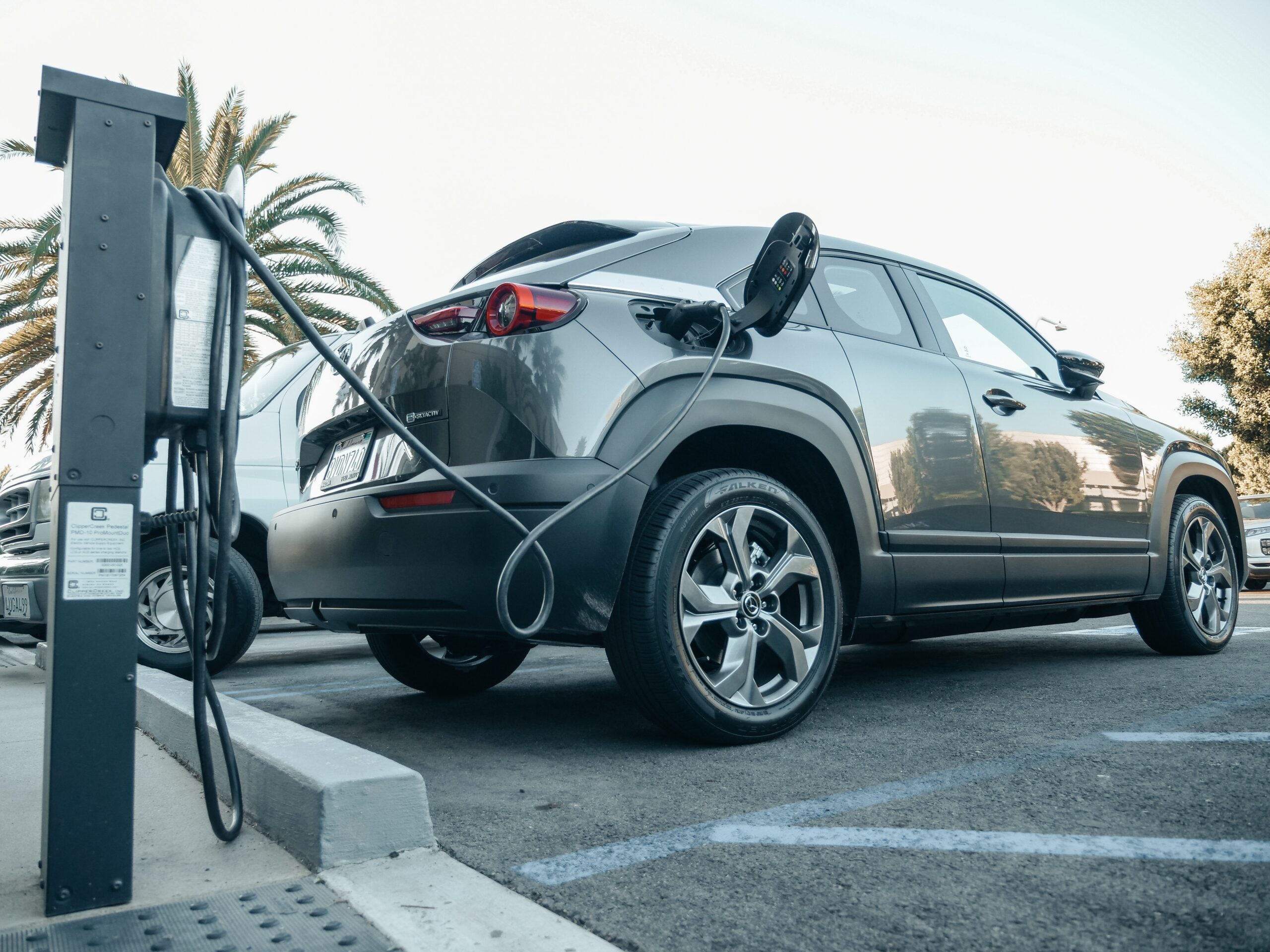 水素燃料自動車と電気自動車スタートアップの業界マップと資金調達額ランキング